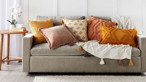 How to Style Cushions Like a Designer: 5 Simple Rules