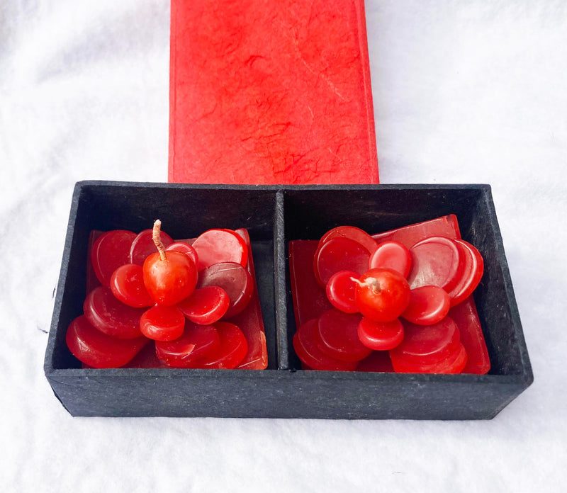 2 Red Lotus Floating Candles in Red Black Gift Box Set