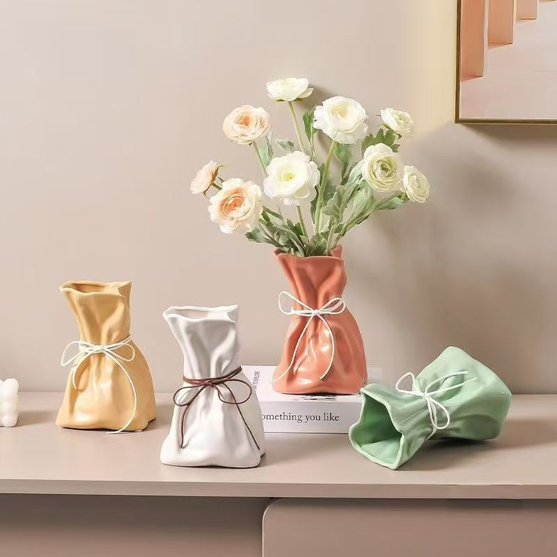 White And Brown Chic Money Bag Inspired Vase - Modern Resin Decorative Flower Holder & Tabletop Accent(Use the mobile phone as a reference for size)
